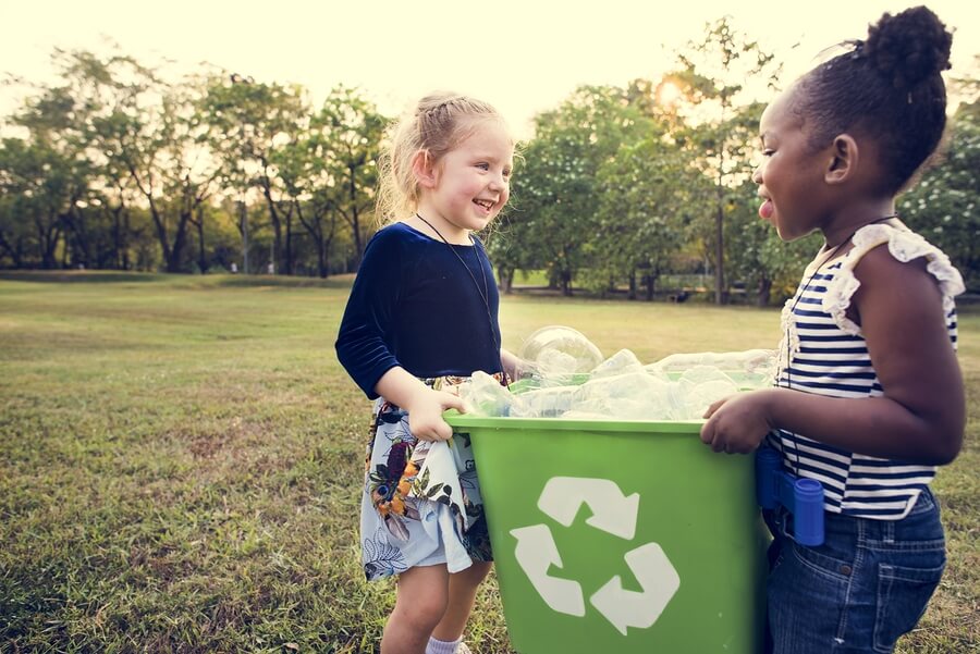 Little Kids Helping Food Waste